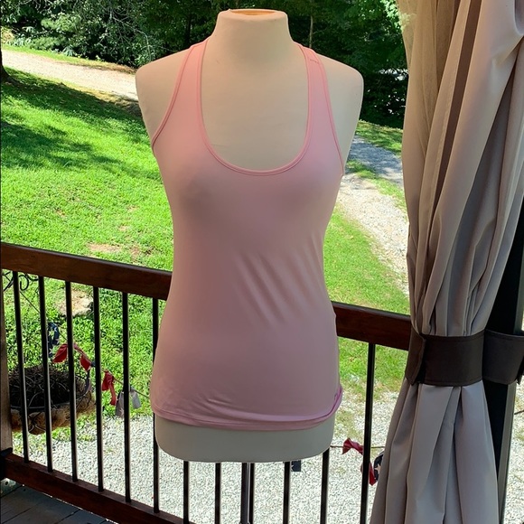 Under Armour Tops - 🤍 Under Armour pink small ladies tank top 🤍